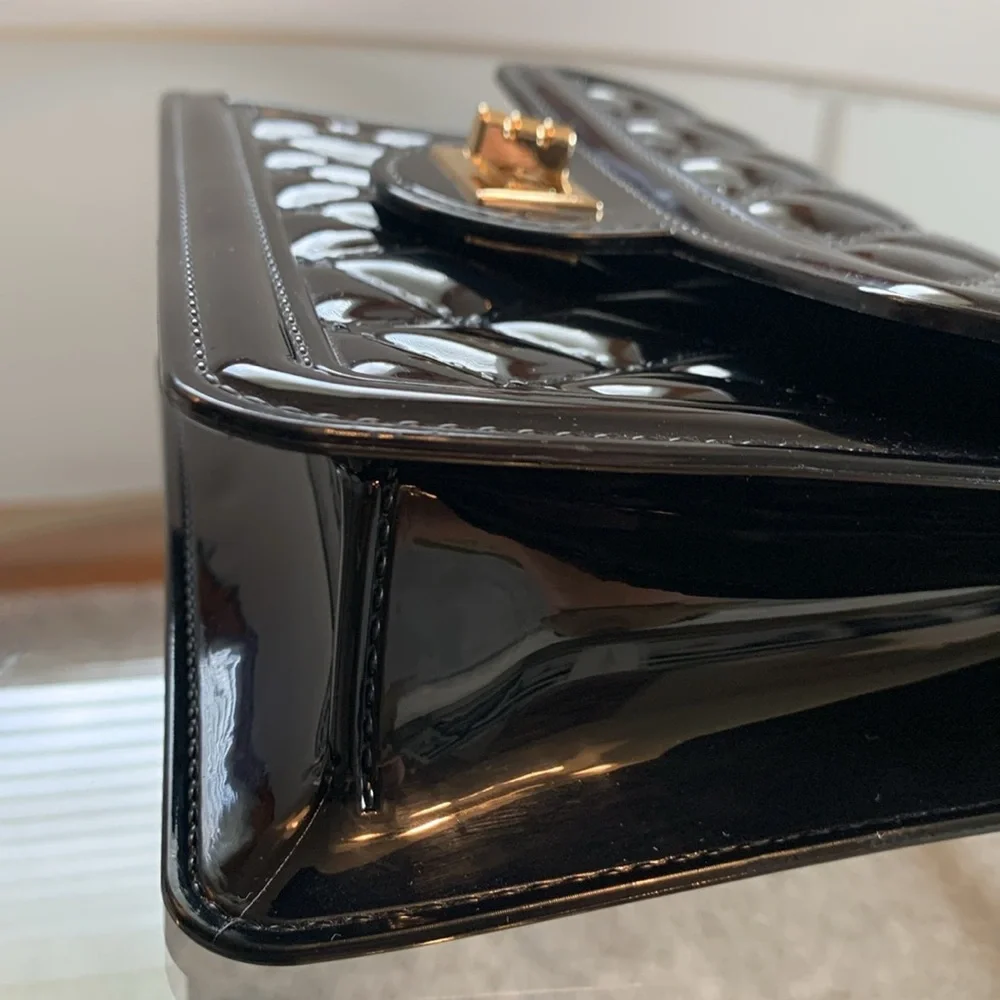 Black Quilted Crossbody with gold chain - Picture 14 of 16